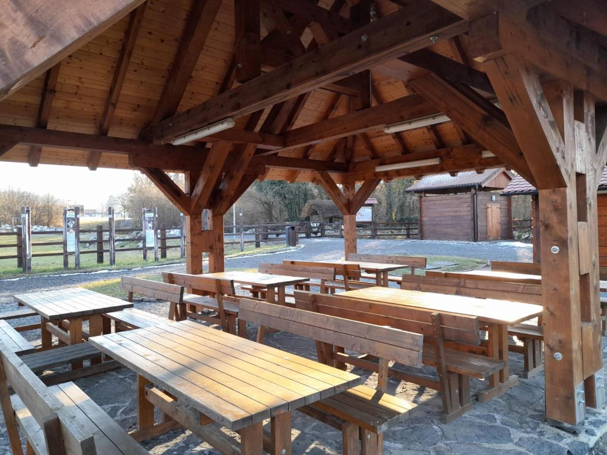 Wooden House Near The River Kupa Kamanje Exterior photo